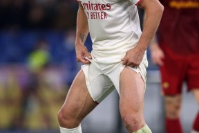 九游游戏包含JackeyLove赛事官方发布关键助攻新规，勇士争议不断！的词条