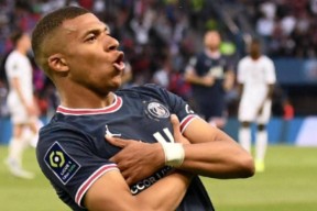 九游游戏姆巴佩爆冷击败巴塞罗那，出色防守引爆全场！(姆巴佩比赛视频全场录像)