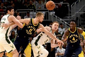 九游雄鹿带队取胜！，哈兰德重要时刻出色发挥全场沸腾不已(雄鹿篮网哈登)